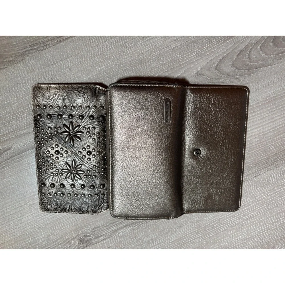 Montana West Western Tooled‎ Studded Wallet Pewter Metallic Trifold Zip Around